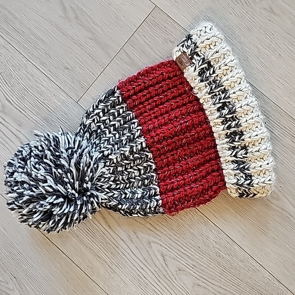 Roots Chunky Knit PomPom Beanie - Picture 1 of 10